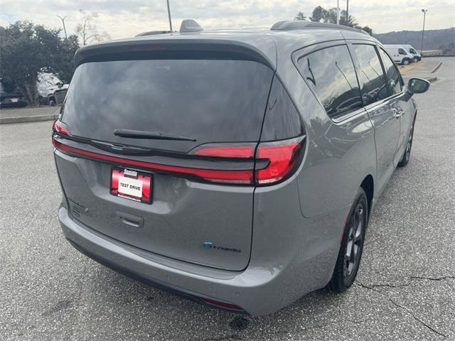 used 2021 Chrysler Pacifica Hybrid car, priced at $30,216