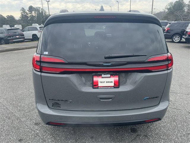 used 2021 Chrysler Pacifica Hybrid car, priced at $30,216