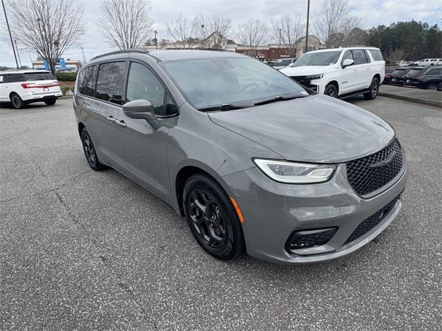 used 2021 Chrysler Pacifica Hybrid car, priced at $30,216