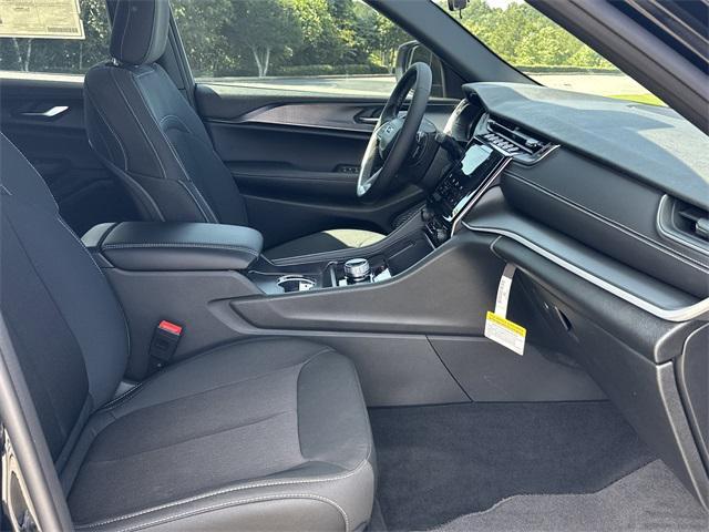 new 2025 Jeep Grand Cherokee car, priced at $36,875
