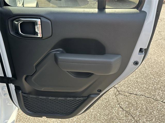 new 2025 Jeep Wrangler car, priced at $41,201