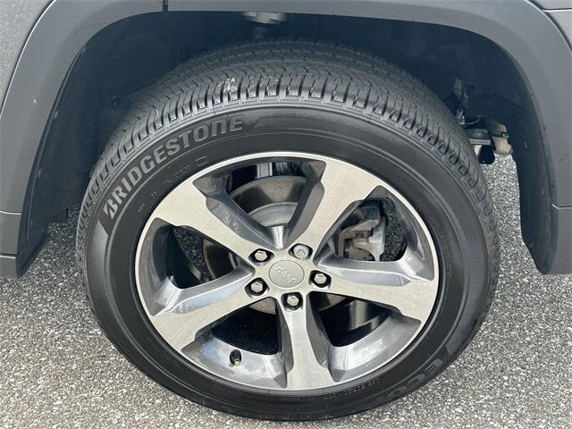 used 2025 Jeep Grand Cherokee car, priced at $42,990