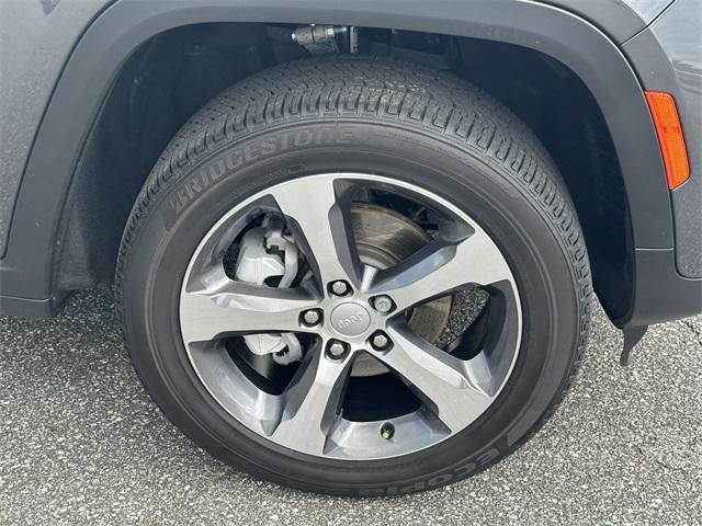 used 2025 Jeep Grand Cherokee car, priced at $42,990