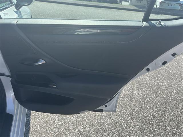 used 2022 Lexus ES 350 car, priced at $32,570