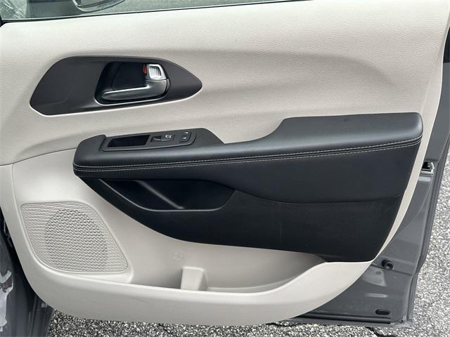 used 2023 Chrysler Pacifica car, priced at $25,990