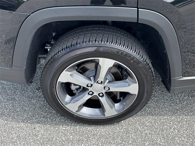 used 2025 Jeep Grand Cherokee L car, priced at $39,725