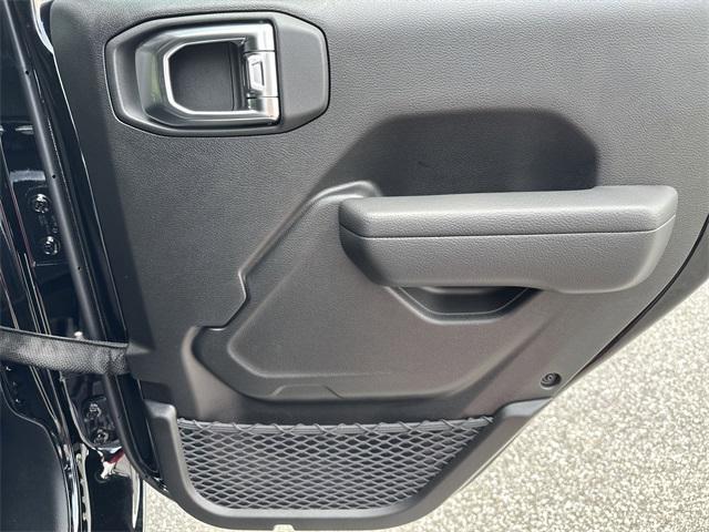 new 2025 Jeep Wrangler car, priced at $40,615