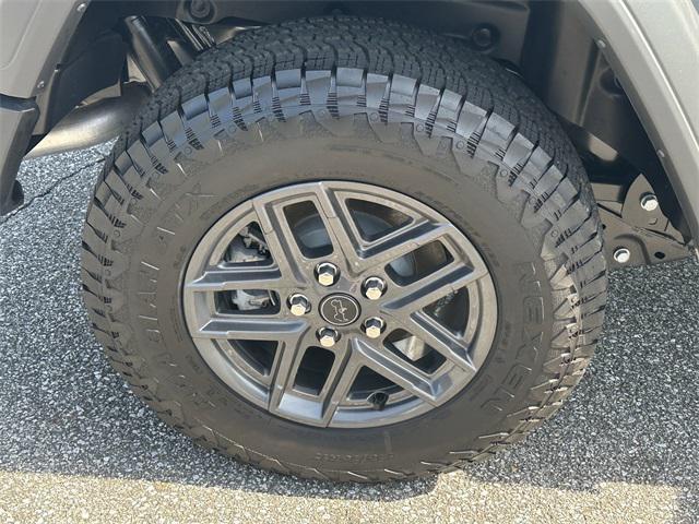 new 2025 Jeep Wrangler car, priced at $39,885