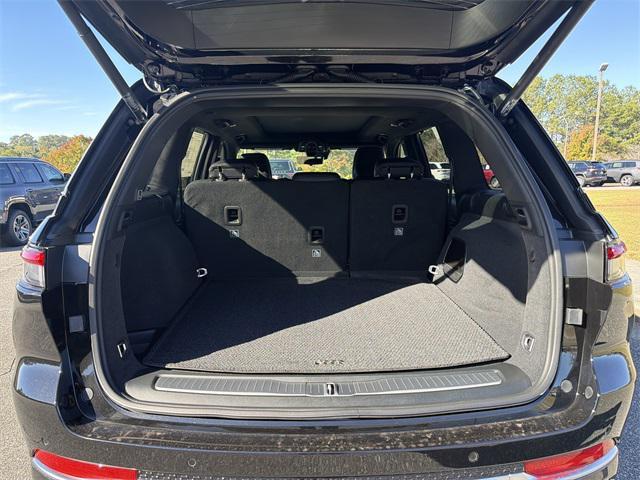 new 2025 Jeep Grand Cherokee car, priced at $59,400