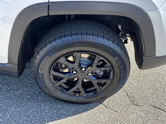 new 2025 Jeep Grand Cherokee car, priced at $36,730