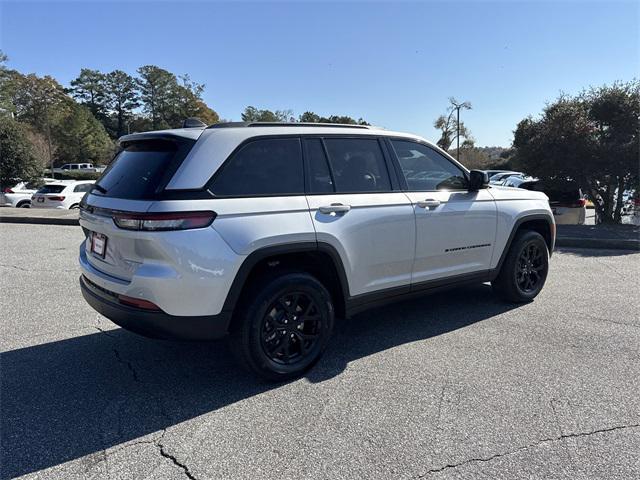 new 2025 Jeep Grand Cherokee car, priced at $36,730