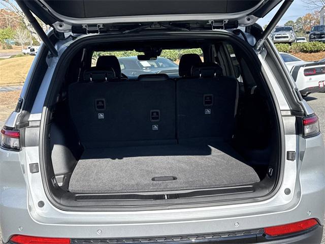 new 2025 Jeep Grand Cherokee car, priced at $36,730