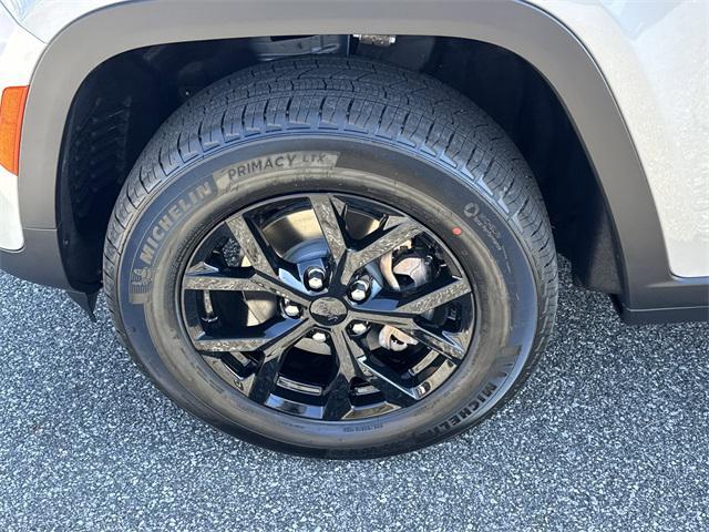 new 2025 Jeep Grand Cherokee car, priced at $36,730