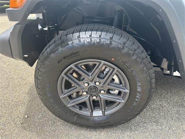 new 2025 Jeep Wrangler car, priced at $41,385