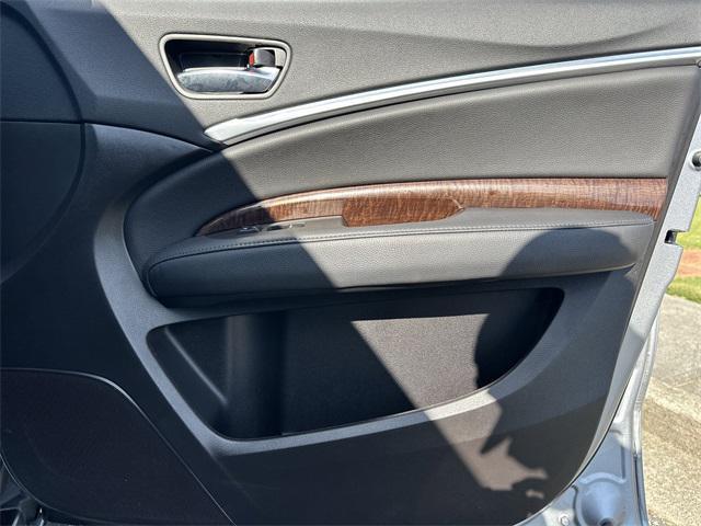 used 2018 Acura MDX car, priced at $21,790