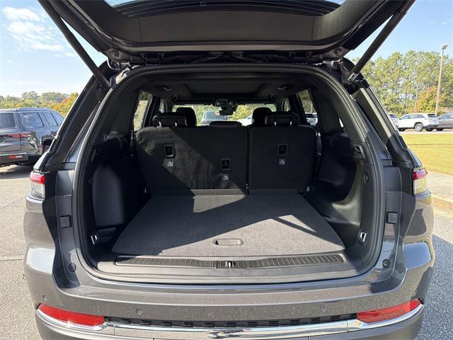 new 2025 Jeep Grand Cherokee car, priced at $43,010