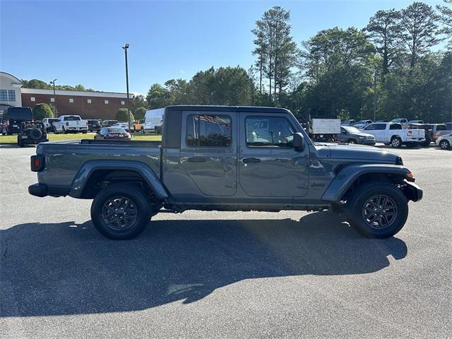 new 2024 Jeep Gladiator car, priced at $48,370