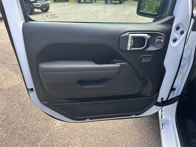 new 2025 Jeep Wrangler car, priced at $40,375