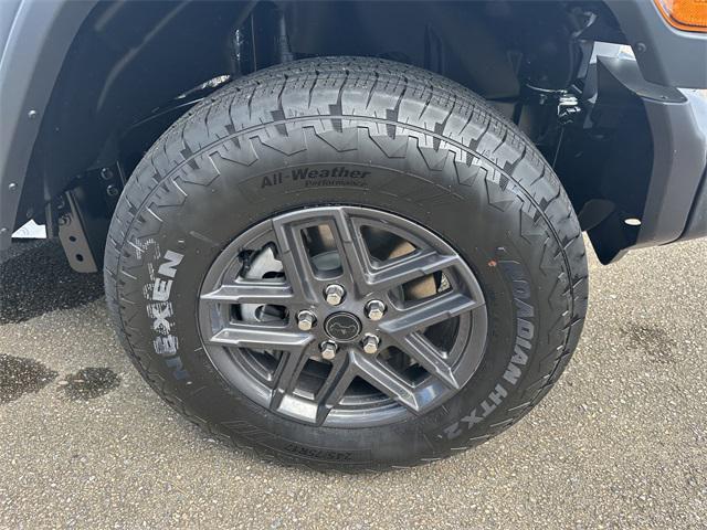 new 2025 Jeep Wrangler car, priced at $40,375