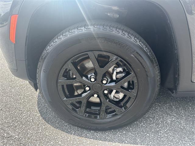 used 2024 Jeep Grand Cherokee L car, priced at $38,990