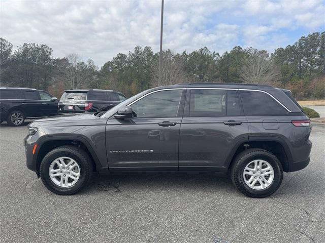 new 2025 Jeep Grand Cherokee car, priced at $35,925