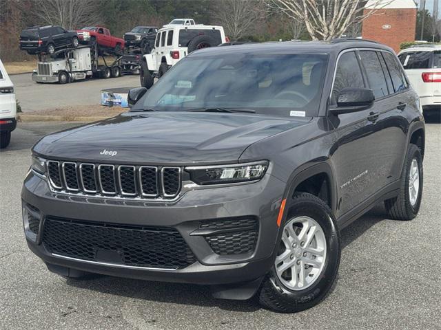 new 2025 Jeep Grand Cherokee car, priced at $35,925