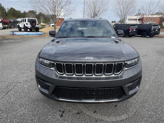 new 2025 Jeep Grand Cherokee car, priced at $35,925