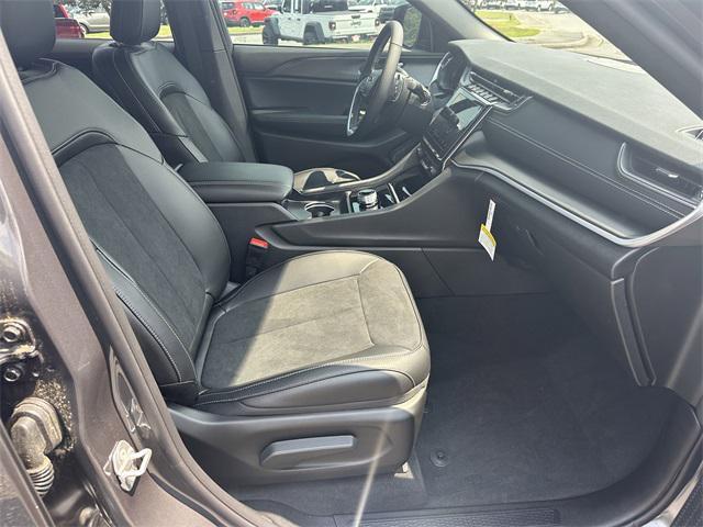 new 2025 Jeep Grand Cherokee car