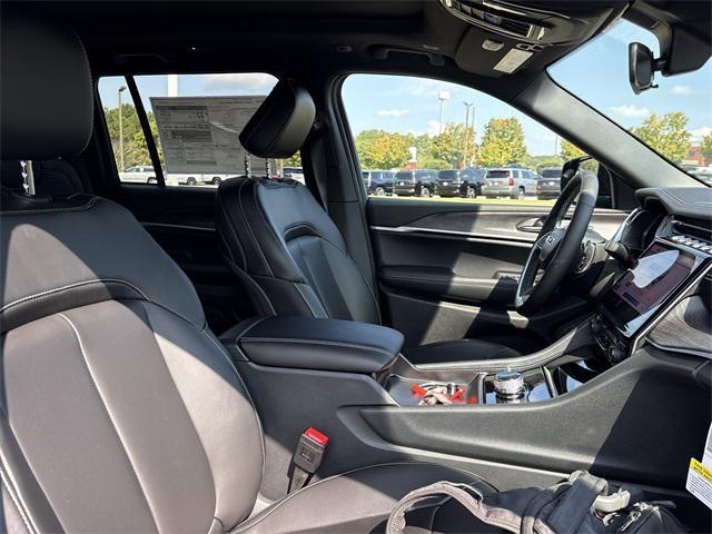 new 2025 Jeep Grand Cherokee car