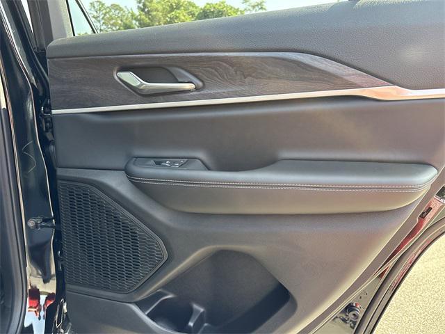 new 2025 Jeep Grand Cherokee car