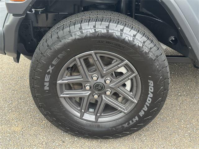 new 2025 Jeep Wrangler car, priced at $41,753