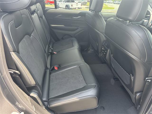 new 2025 Jeep Grand Cherokee car