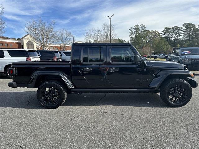 new 2025 Jeep Gladiator car, priced at $38,177