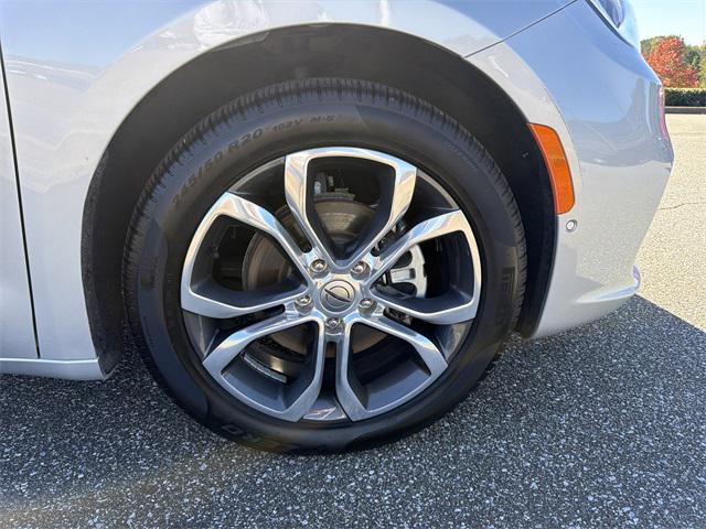 used 2024 Chrysler Pacifica car, priced at $43,925