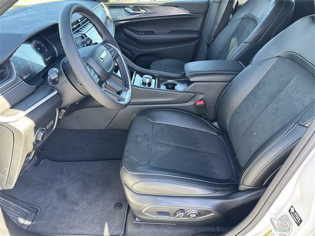 new 2025 Jeep Grand Cherokee car, priced at $36,526