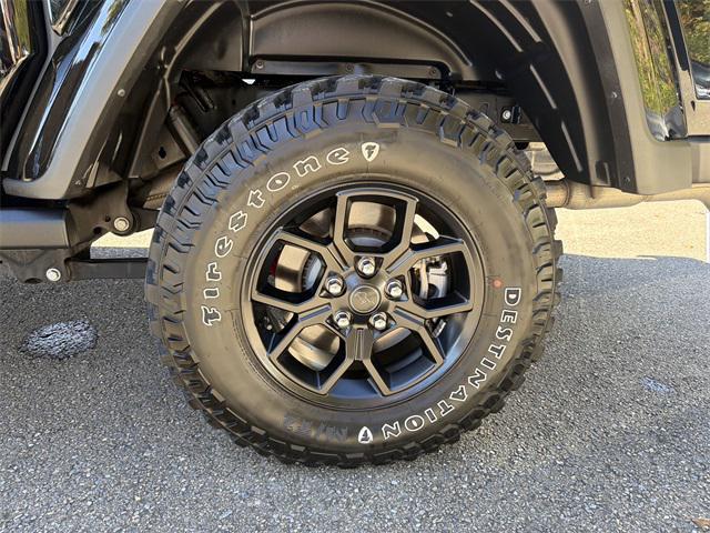used 2024 Jeep Gladiator car, priced at $37,925