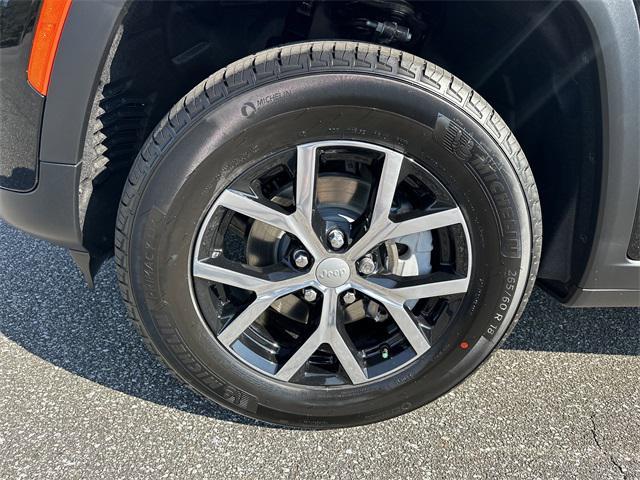 new 2025 Jeep Grand Cherokee car, priced at $39,495