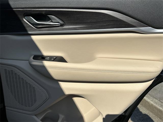 new 2025 Jeep Grand Cherokee car, priced at $39,495