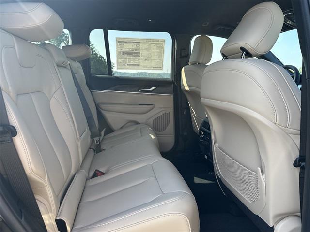 new 2025 Jeep Grand Cherokee car, priced at $39,495