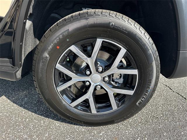 new 2025 Jeep Grand Cherokee car, priced at $39,495