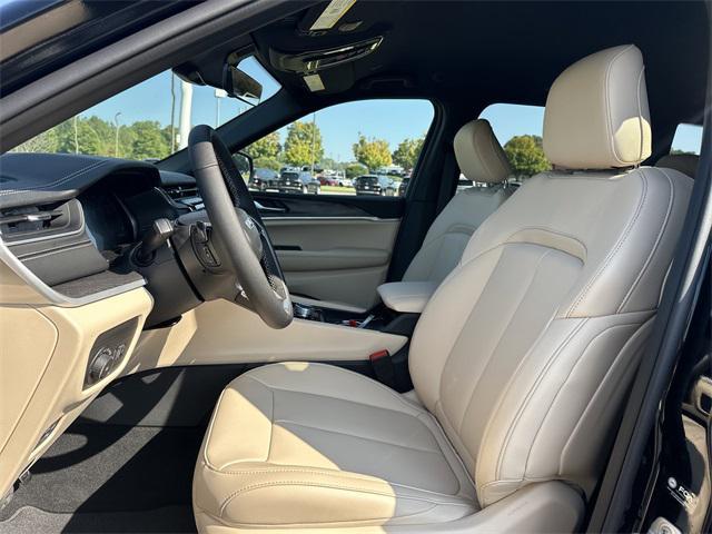 new 2025 Jeep Grand Cherokee car, priced at $39,495