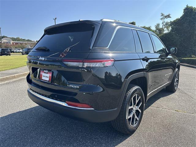 new 2025 Jeep Grand Cherokee car, priced at $39,495