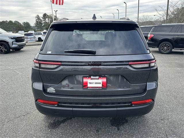 new 2025 Jeep Grand Cherokee car, priced at $42,170