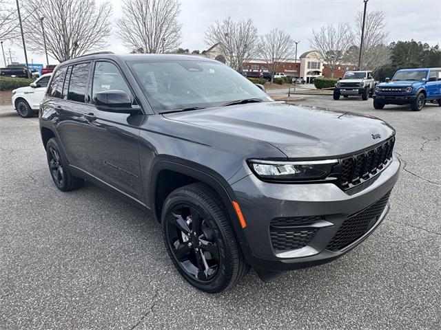 new 2025 Jeep Grand Cherokee car, priced at $42,170