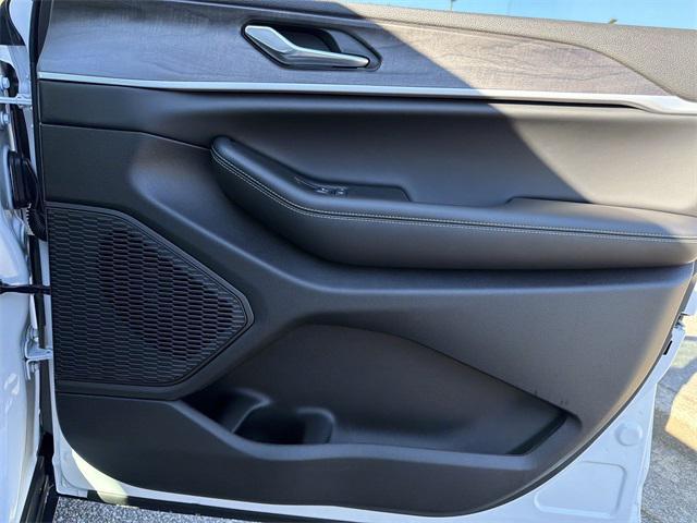 new 2025 Jeep Grand Cherokee car, priced at $37,900