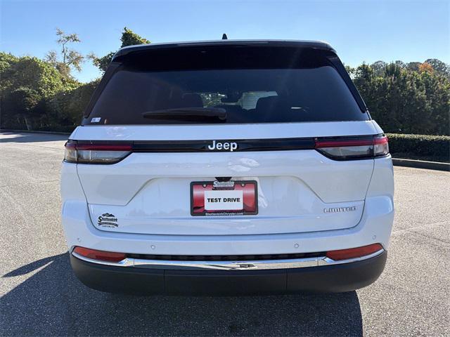new 2025 Jeep Grand Cherokee car, priced at $37,900