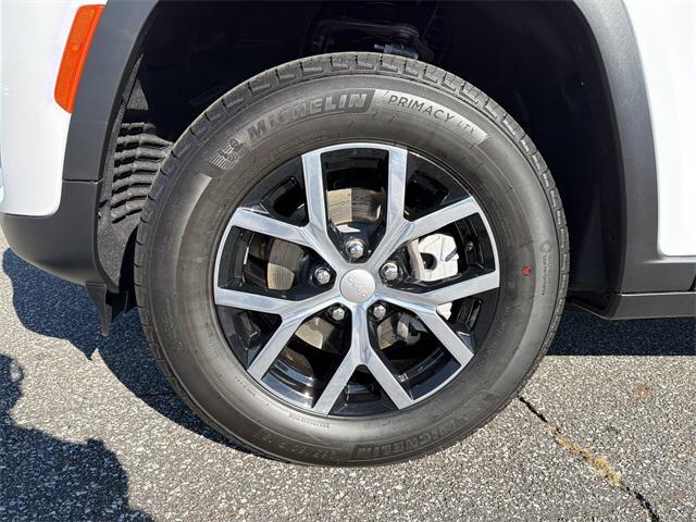new 2025 Jeep Grand Cherokee car, priced at $37,900