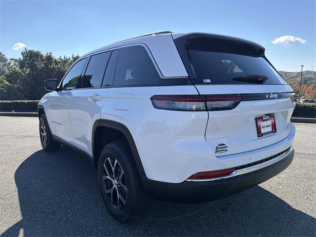 new 2025 Jeep Grand Cherokee car, priced at $37,900