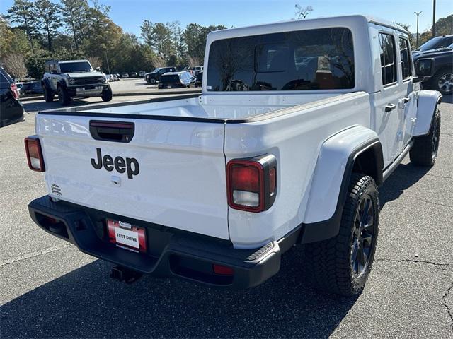 new 2025 Jeep Gladiator car, priced at $38,177