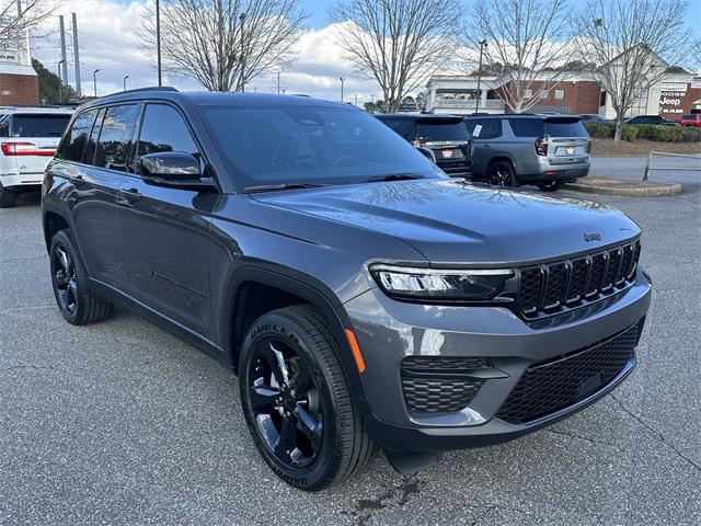 new 2025 Jeep Grand Cherokee car, priced at $42,170